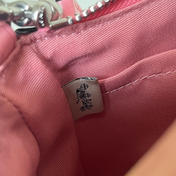 ✅Coach Teri Mini Crossbody Bag In Signature Leather With Heart Charm - Picture 12 of 13